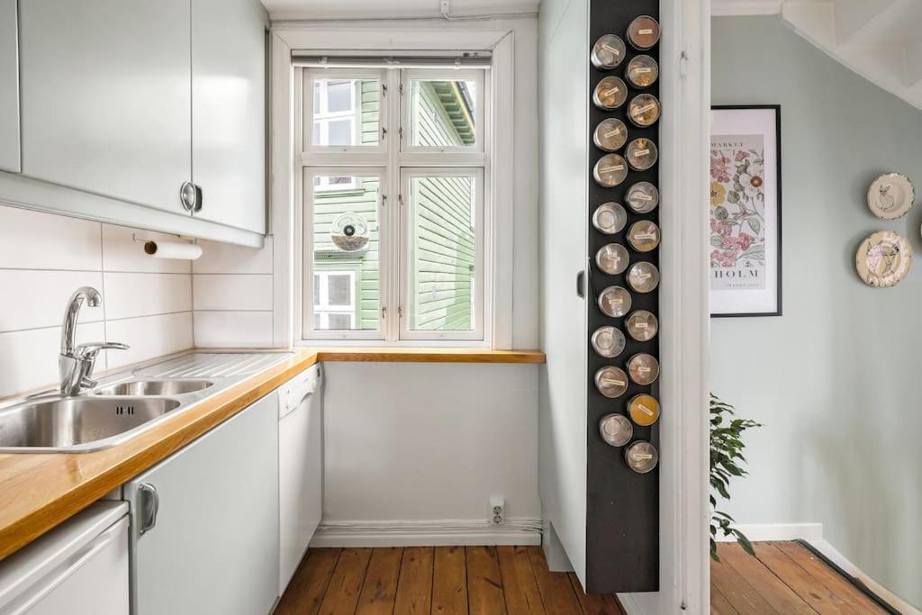 Det Lille Rode Huset Ved Floibanen Villa Bergen Esterno foto